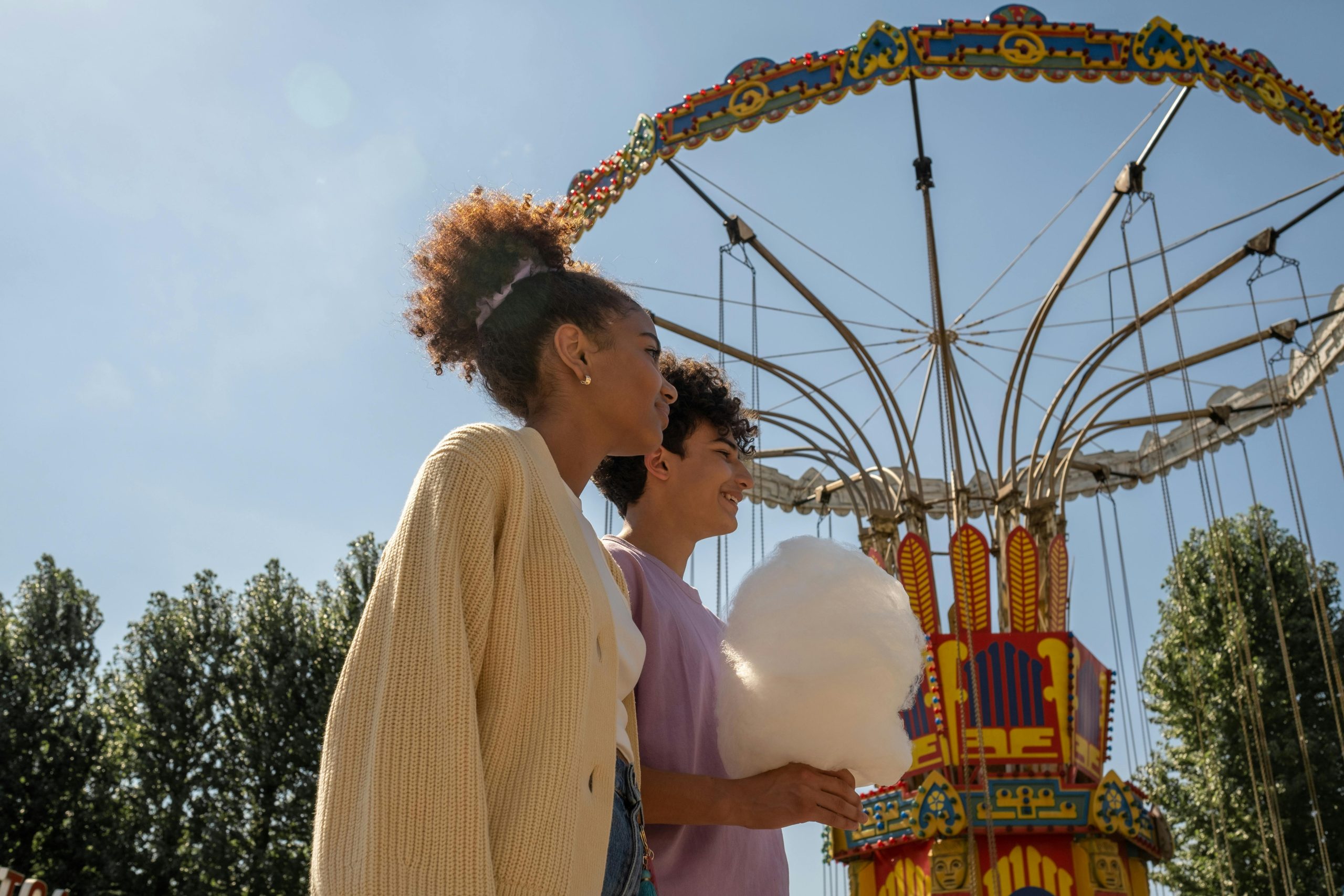 amusement park couple