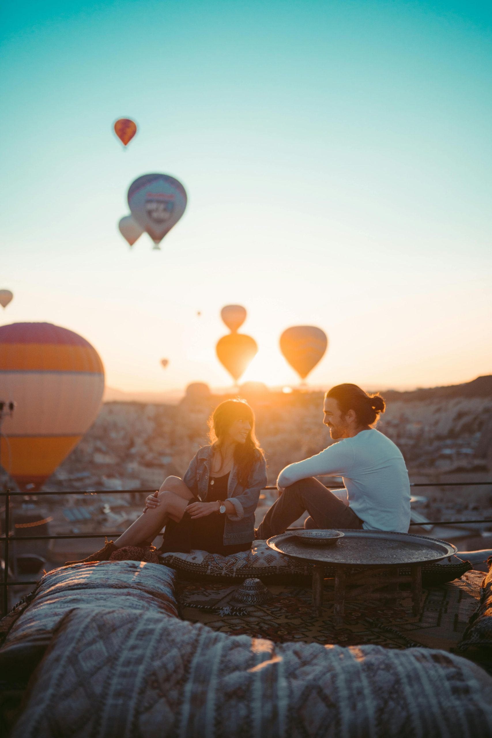 hot air balloon couple