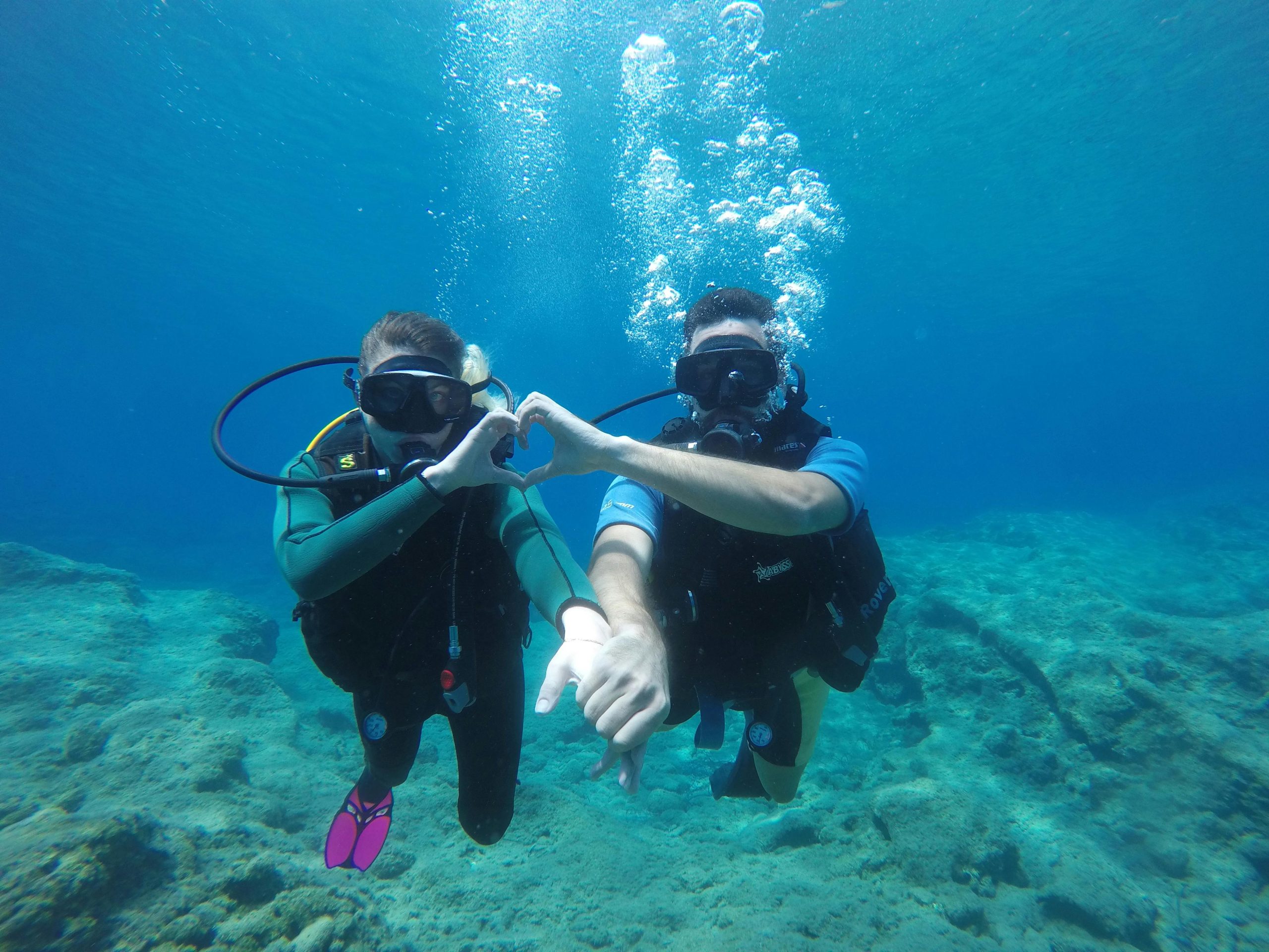 underwater proposal couple